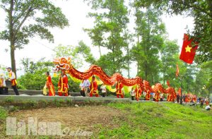Múa lân múa rồng trong lễ hội chùa Long Đọi