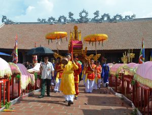 Một nghi lễ trong lễ hội đình Trà Cổ