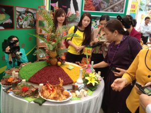 Trưng bày ẩm thực là mọt phần của lễ hội thành Tuyên