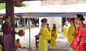 Những hoạt động phong phú trong lễ hội chùa Dâu