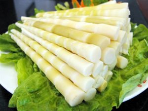 Măng le đặc sản Tây nguyên được nấu với thịt vịt, làm gỏi...