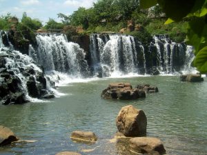 Thác nước ở khu bảo tồn thiên nhiên Nà Hang