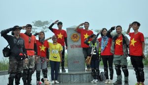 Ngã ba Đông Dương là điểm phượt lý tưởng cho các bạn trẻ khi được ngắm toàn cảnh đồi núi bao la ba nước