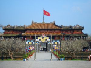 Ngọ Môn và điện Thái hòa