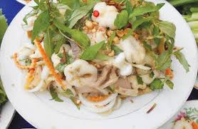 Nộm măng đắng hoa ban là món ăn chỉ có ở vùng Tây Bắc