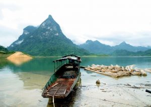 Núi Pắc Tạ gắn liền với truyền thuyết "voi rượu" cục kỳ thú vị