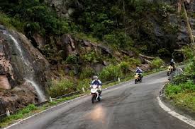Con đường về với huyện Trà Lĩnh