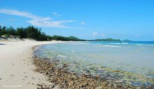 Bãi biển Quan Lạn đẹp mộng mơ như bức tranh vẽ