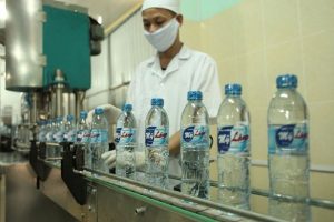 Sản xuất nước suối khoáng đóng chai phục vụ du khách và người tiêu dùng