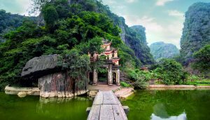 Bích Động đẹp như bức tranh sơn thủy