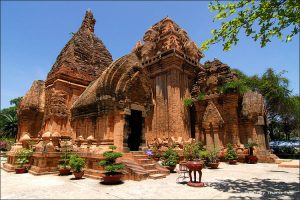 Vỉ đệp văn hóa Chăm ở tháp bà ponagar