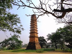 Tháp Bình Sơn nổi tiếng ở Vĩnh Phúc