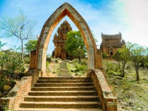 Po Klong Garai- cụm tháp đẹp nhất là nơi hành hương của người Chăm