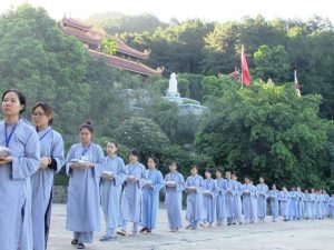 Thiền viện còn đào tạo những khóa tu ngắn ngày cho những Phật tử muốn về đây tịnh tâm, hướng phật