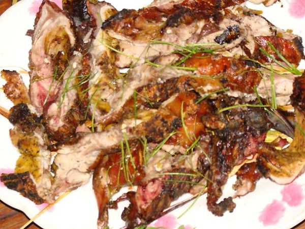 Thịt chuột Đình Bảng luộc ép lá chanh