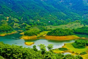 Thung Nai được ví như Vịnh Hạ Long ở vùng Tây Bắc