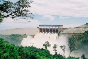 Đập thủy điện Yaly thu hú du khách với vẻ đẹp hùng mạnh của nước và hồ 