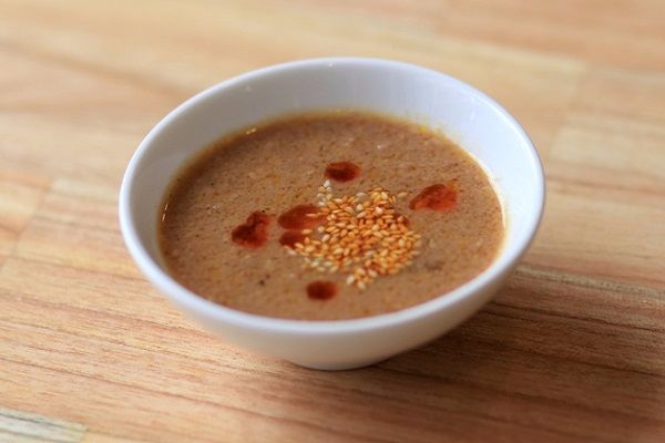 Bát tương luôn có sẵn trên mỗi mân cơm của người dân Đình Tổ