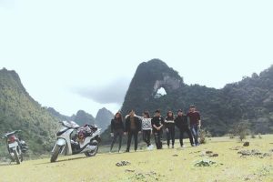 Tranh thủ sống làm vài nháy trước khi đến khám phá hồ Thang Hen.Ắt hẳn đây là điểm "note" cho những bạn trẻ