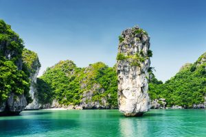 Link Mobile Đăng Ký Tải App Jun88.com 2026 quảng ninh Mênh mông xanh ngát Vịnh Hạ Long với muôn vàn đảo đá