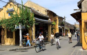 Khám phá đô thị cổ Hội An bằng xe đạp