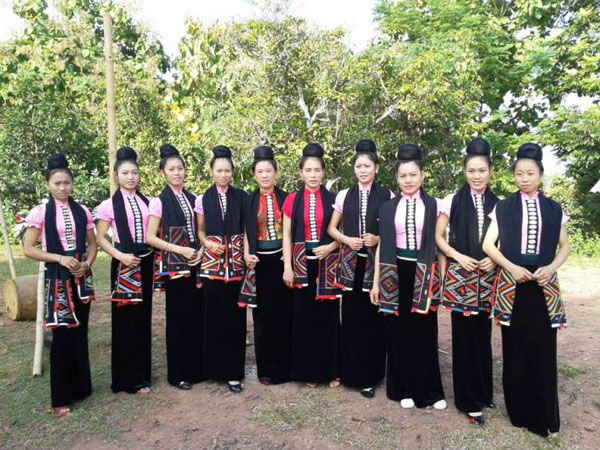 Người Thái đi chơi Tết đọc lập