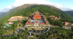 Chùa Yên Tử là chốn phật giáo được nhiều du khách về